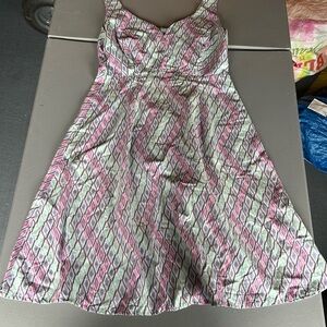 Chic Patterned Midi Dress in Pink and Gray